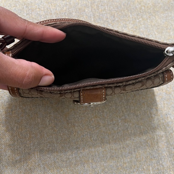 ❤️Coach signature wristlet pouch - Picture 3 of 11